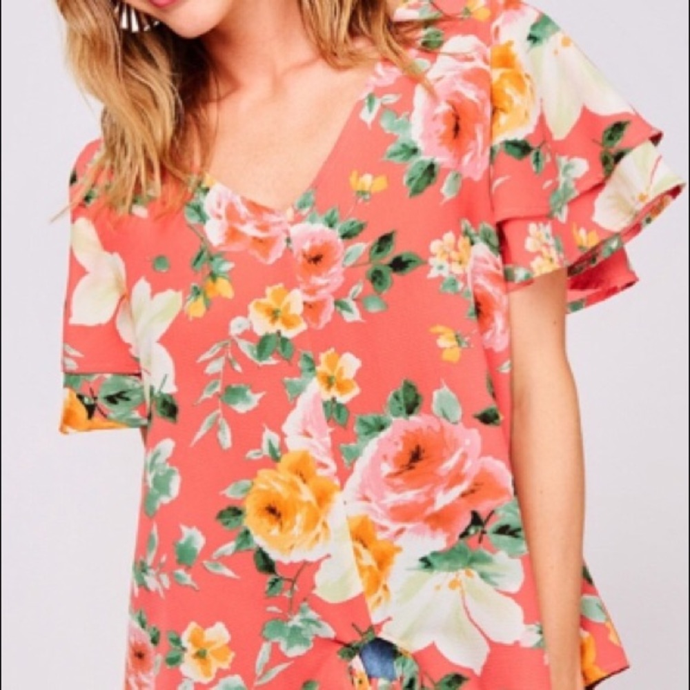 NWT Floral V-Neck Top w/Tiered Short Sleeves - Picture 11 of 16